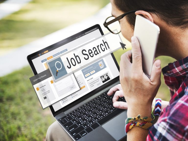 Five Reasons Why You Must Search for Jobs Online